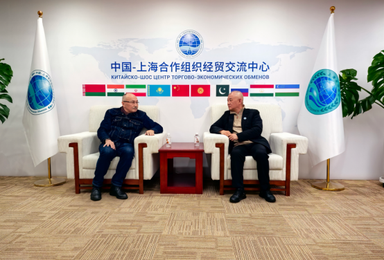 	吉尔吉斯斯坦共和国总统府外交政策部长Muratbek Azymbakiev穆拉特别克.阿泽姆巴基耶夫到访中国